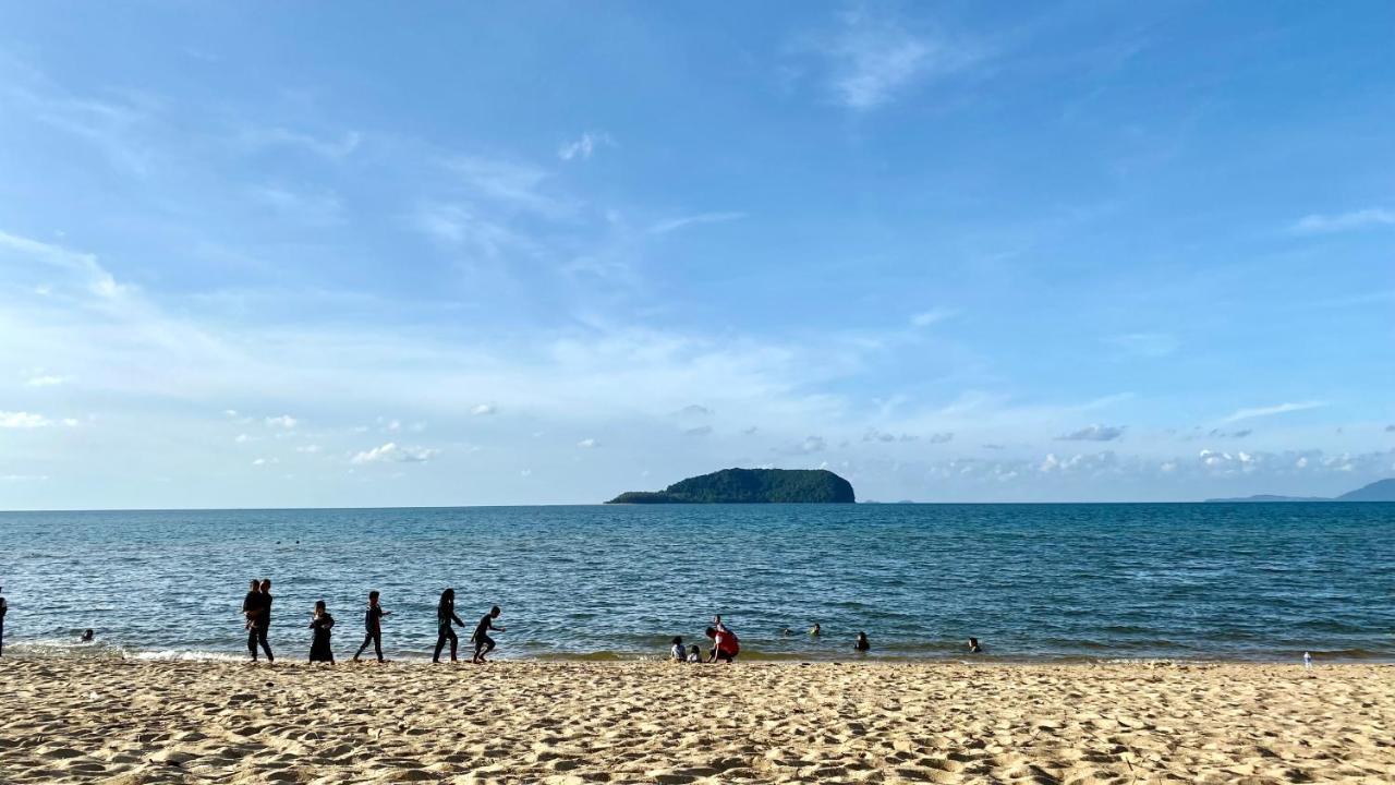 Nazza Homestay Besut With Swimming Pool Kampung Raja 外观 照片